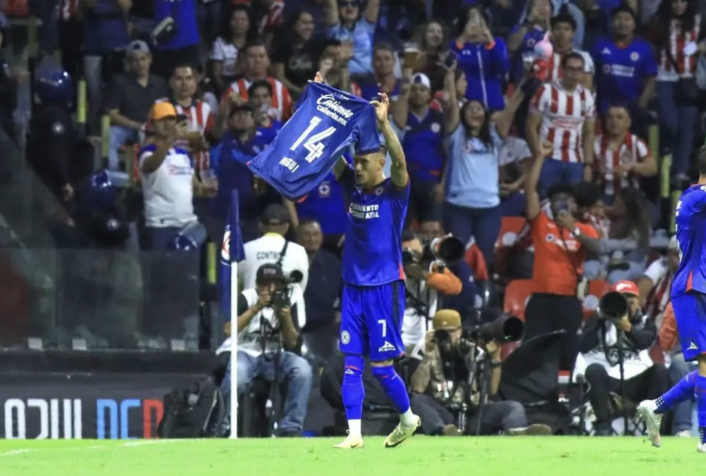Cruz Azul dedica gol al niño veracruzano que abandonó quimioterapias